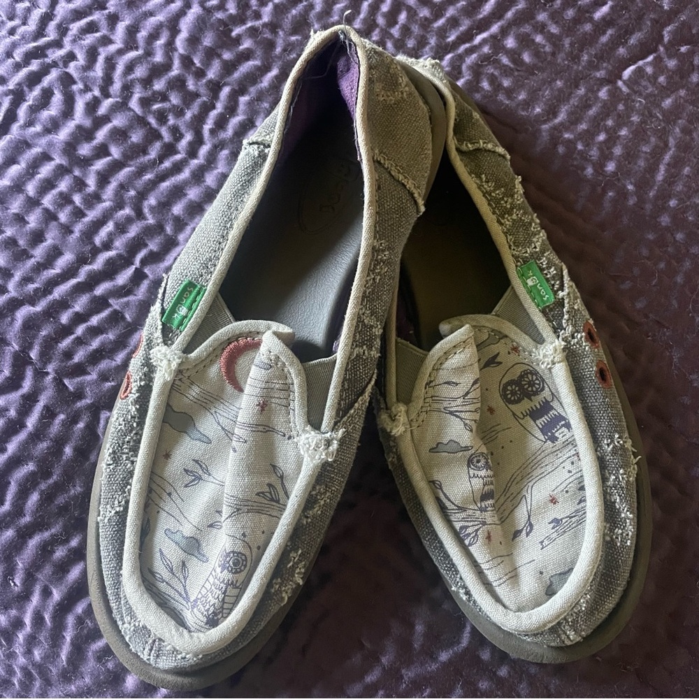 Sanuk Slip Ons